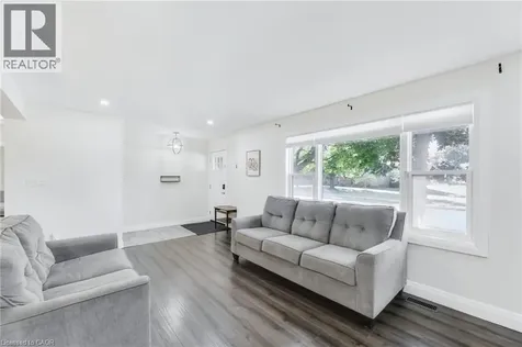 18 Tweedsmuir Avenue London ON N5W 1K5