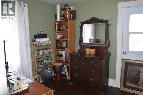73 Talbot Street South Simcoe ON N3Y 2Z4