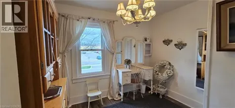 73 Talbot Street South Simcoe ON N3Y 2Z4