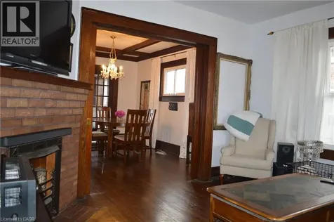 73 Talbot Street South Simcoe ON N3Y 2Z4
