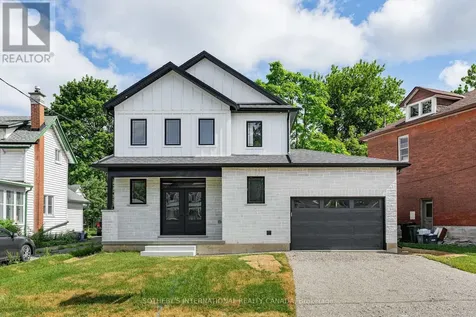 42 Rich Avenue Cambridge ON N1R 2A5