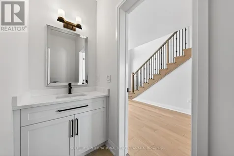 42 Rich Avenue Cambridge ON N1R 2A5