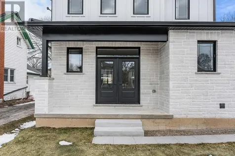 42 Rich Avenue Cambridge ON N1R 2A5