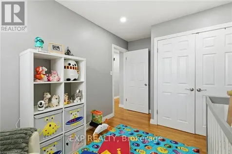 364 Roselawn Place Waterloo ON N2L 5P1