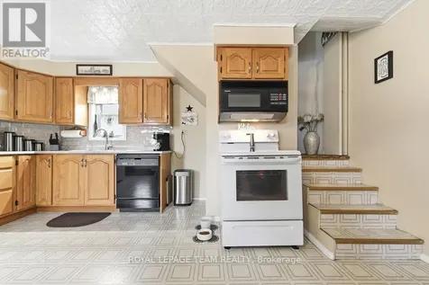 3709 Old Barrys Bay Road Madawaska Valley ON K0J 1B0
