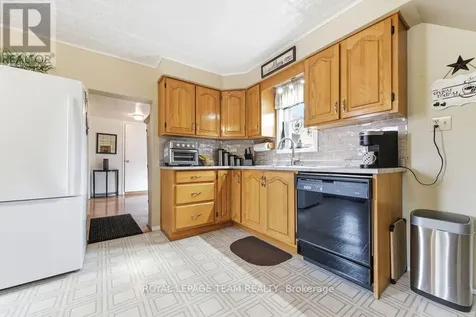 3709 Old Barrys Bay Road Madawaska Valley ON K0J 1B0