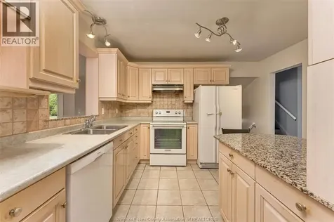 313 Barry Avenue Tecumseh ON N8N 2G2
