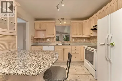 313 Barry Avenue Tecumseh ON N8N 2G2