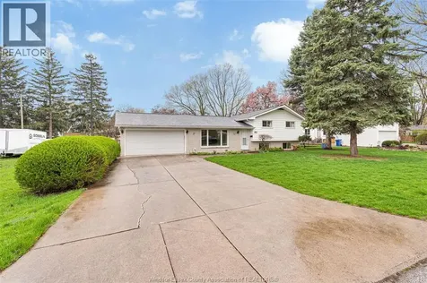 313 Barry Avenue Tecumseh ON N8N 2G2