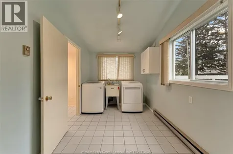 313 Barry Avenue Tecumseh ON N8N 2G2