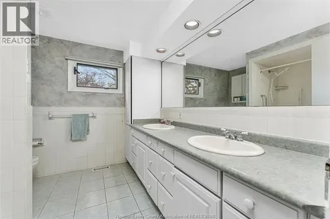 313 Barry Avenue Tecumseh ON N8N 2G2