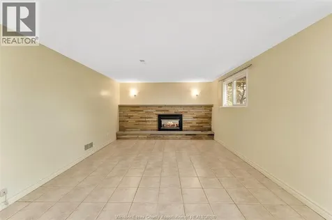 313 Barry Avenue Tecumseh ON N8N 2G2
