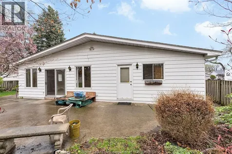 313 Barry Avenue Tecumseh ON N8N 2G2