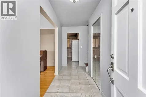 313 Barry Avenue Tecumseh ON N8N 2G2