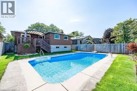 364 Roselawn Place Waterloo ON N2L 5P1