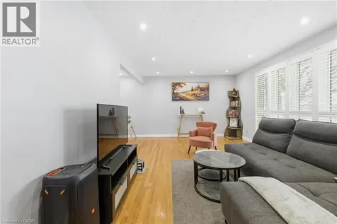 364 Roselawn Place Waterloo ON N2L 5P1
