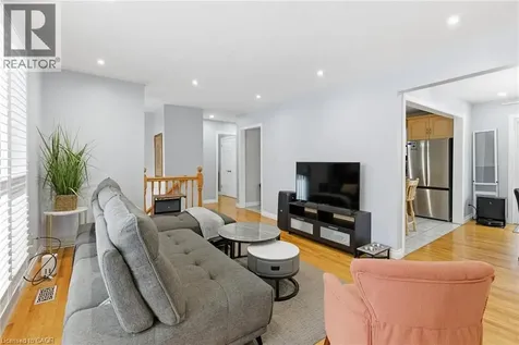 364 Roselawn Place Waterloo ON N2L 5P1
