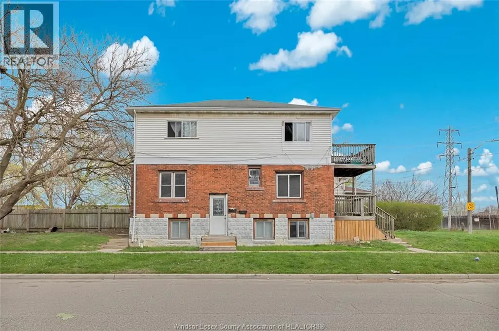 1398 Rooney Windsor ON N9B 1K7