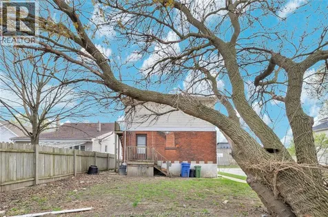 1398 Rooney Windsor ON N9B 1K7