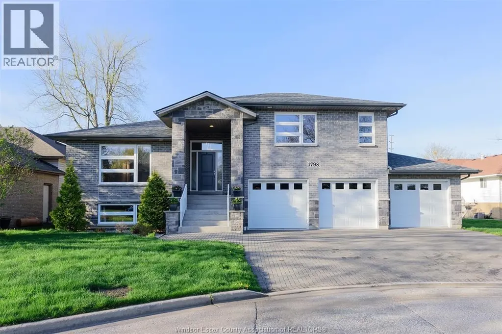 1798 Argus Street Lasalle ON N9J 3G4