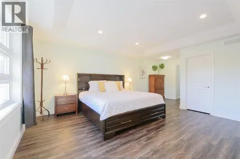 1798 Argus Street Lasalle ON N9J 3G4