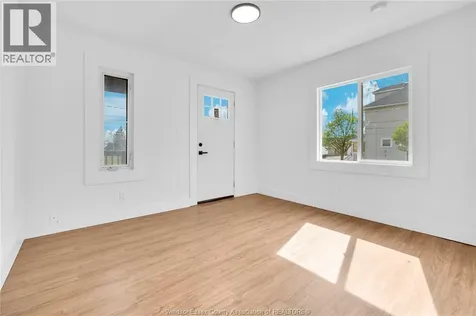 1398 Rooney Windsor ON N9B 1K7