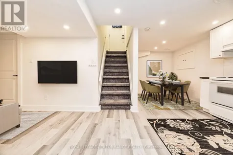 36 Largo Crescent Ottawa ON K2G 3C7