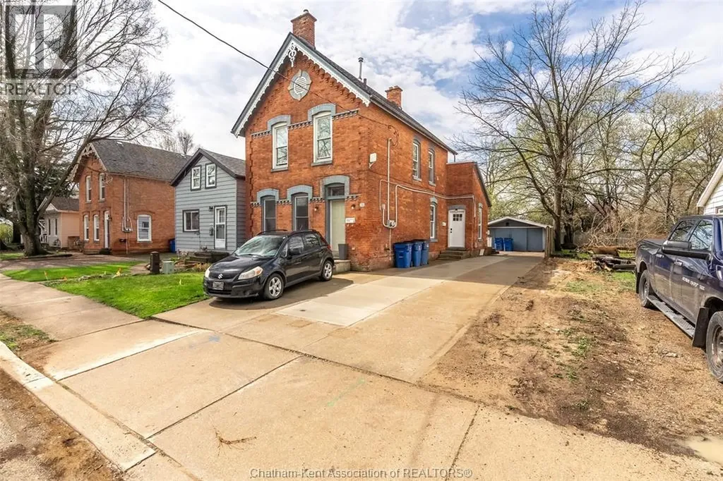 78 Raleigh Street Chatham ON N7M 2M8