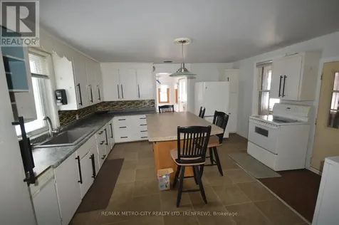 235 Renfrew Avenue West Renfrew ON K7V 2Y7