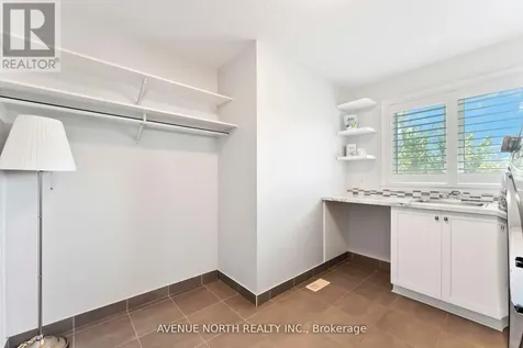 714 Bunchberry Way Ottawa ON K1T 0J8