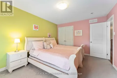 714 Bunchberry Way Ottawa ON K1T 0J8