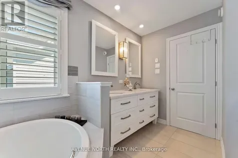 714 Bunchberry Way Ottawa ON K1T 0J8