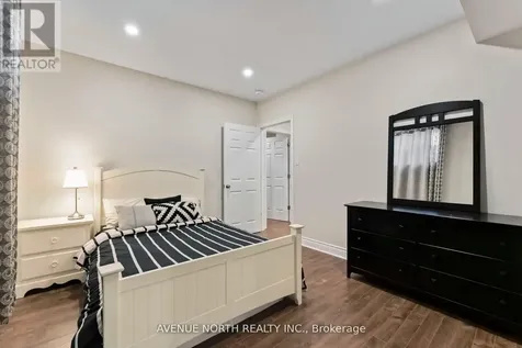 714 Bunchberry Way Ottawa ON K1T 0J8