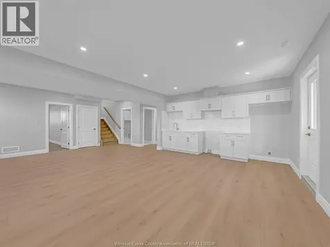 5201 Aiden Avenue Tecumseh ON N0R 1K0