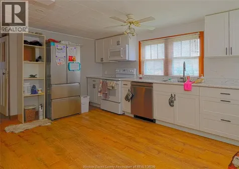 31 Maidstone Avenue East Essex ON N8M 2J3
