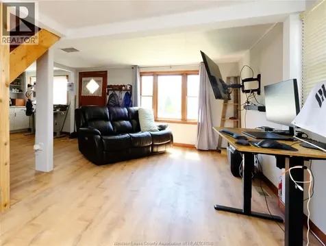 31 Maidstone Avenue East Essex ON N8M 2J3