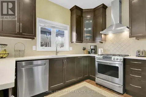 214 Davy Street Ottawa ON K2M 0H6