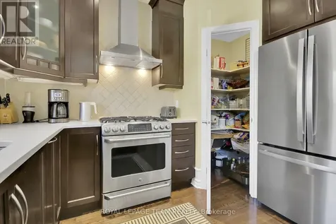 214 Davy Street Ottawa ON K2M 0H6