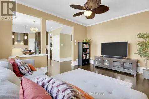 214 Davy Street Ottawa ON K2M 0H6