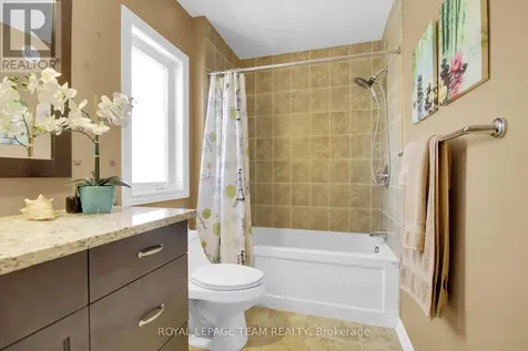 214 Davy Street Ottawa ON K2M 0H6