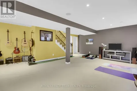 214 Davy Street Ottawa ON K2M 0H6