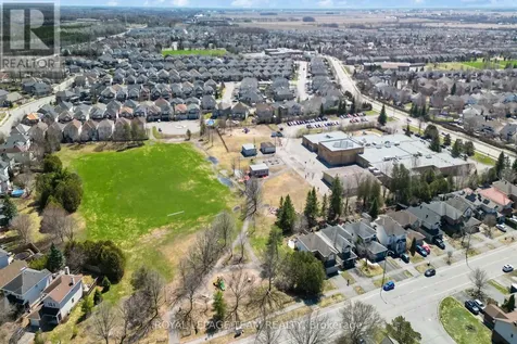214 Davy Street Ottawa ON K2M 0H6