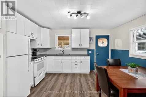 14 Wolfe Street Penetanguishene ON L9M 1B9