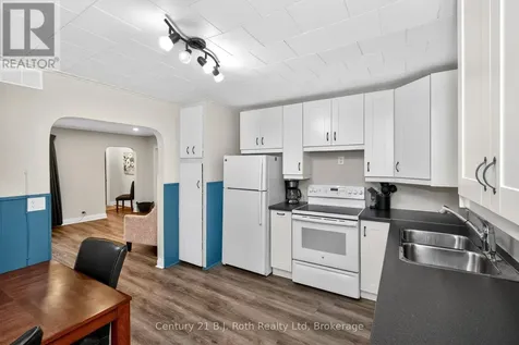 14 Wolfe Street Penetanguishene ON L9M 1B9