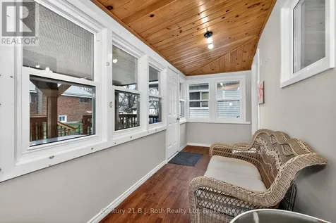14 Wolfe Street Penetanguishene ON L9M 1B9
