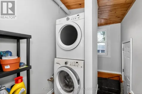 14 Wolfe Street Penetanguishene ON L9M 1B9