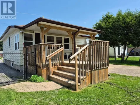 14 Wolfe Street Penetanguishene ON L9M 1B9