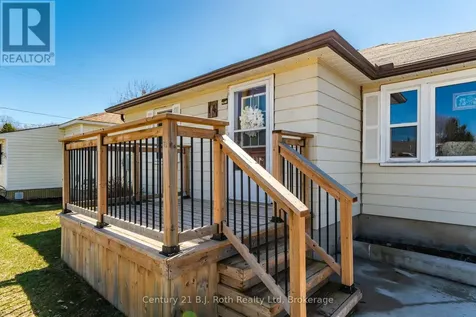 14 Wolfe Street Penetanguishene ON L9M 1B9