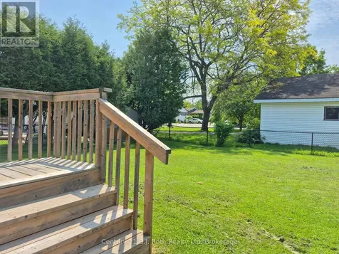14 Wolfe Street Penetanguishene ON L9M 1B9