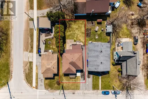 14 Wolfe Street Penetanguishene ON L9M 1B9